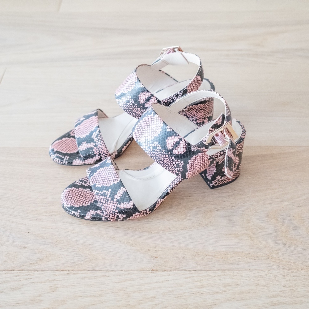 Brand new Cole Haan Avani City Sandal Heel Snake Print Size 5.5